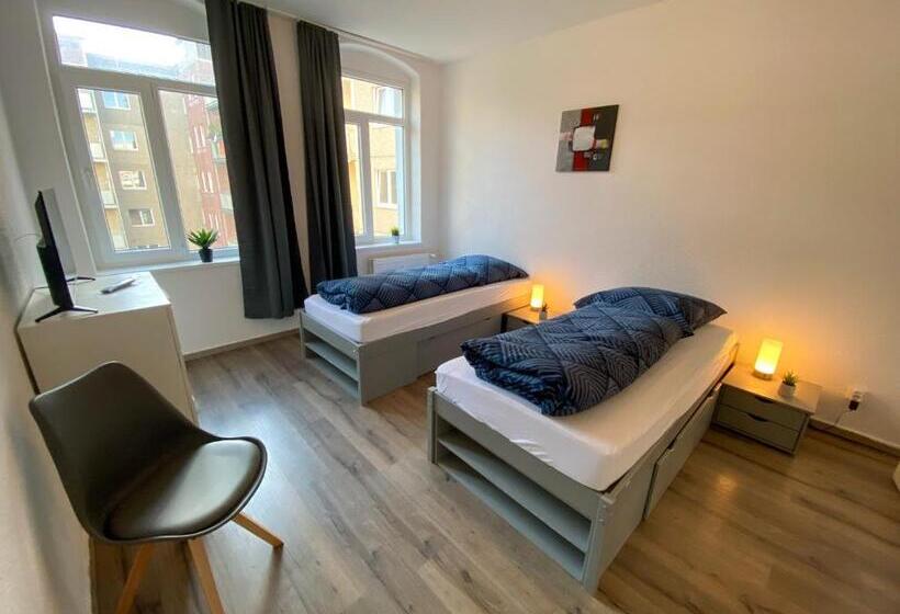 带共用浴室的标准房间, Monteurzimmer