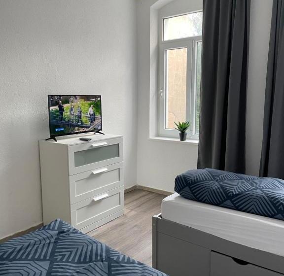 اتاق استاندارد با سرویس بهداشتی مشترک, Monteurzimmer