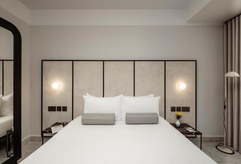 اتاق استاندارد با چشم‌انداز شهر, San Karlu