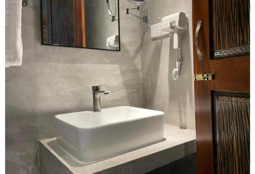 デラックスルーム, Selene City