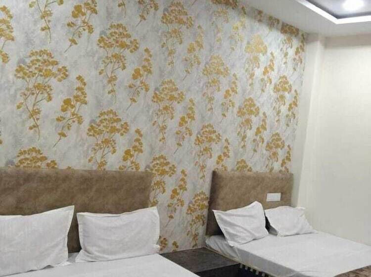 Четырехместный Номер Стандарт, Somnath Inn