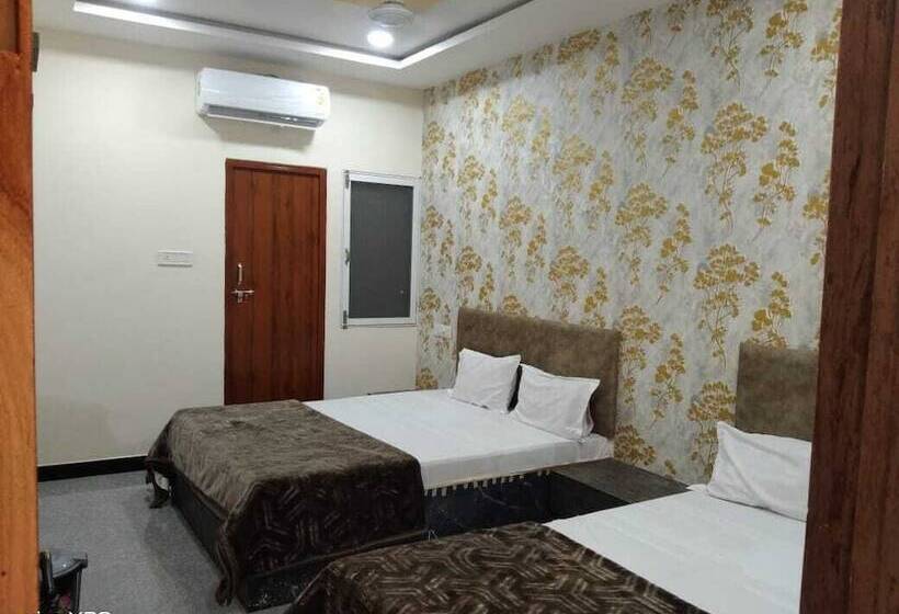 Четырехместный Номер Стандарт, Somnath Inn