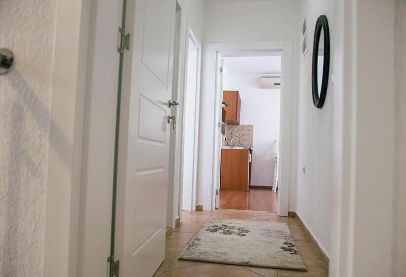 آپارتمان 1 خوابه با بالکن و چشم‌انداز دریا, Premium Apartments
