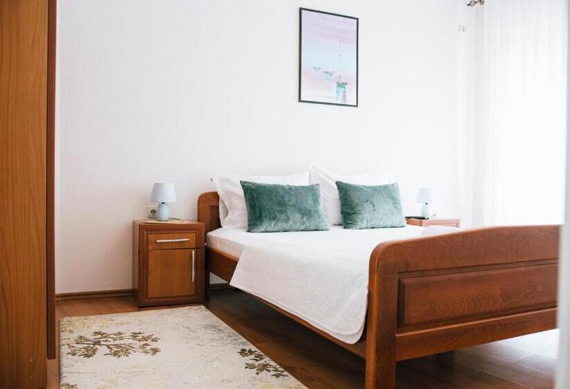 آپارتمان 1 خوابه با بالکن و چشمانداز دریا, Premium Apartments