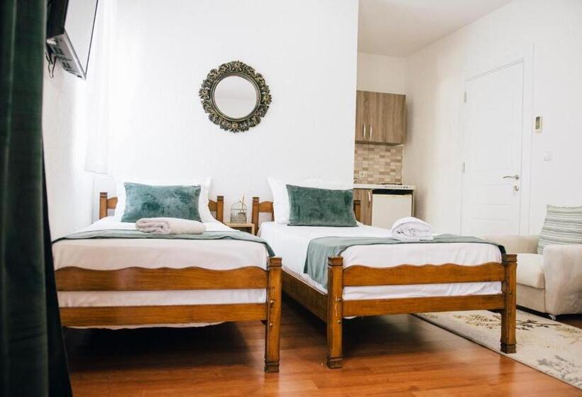 اتاق استاندارد چهار تخته با چشم‌انداز دریا, Premium Apartments