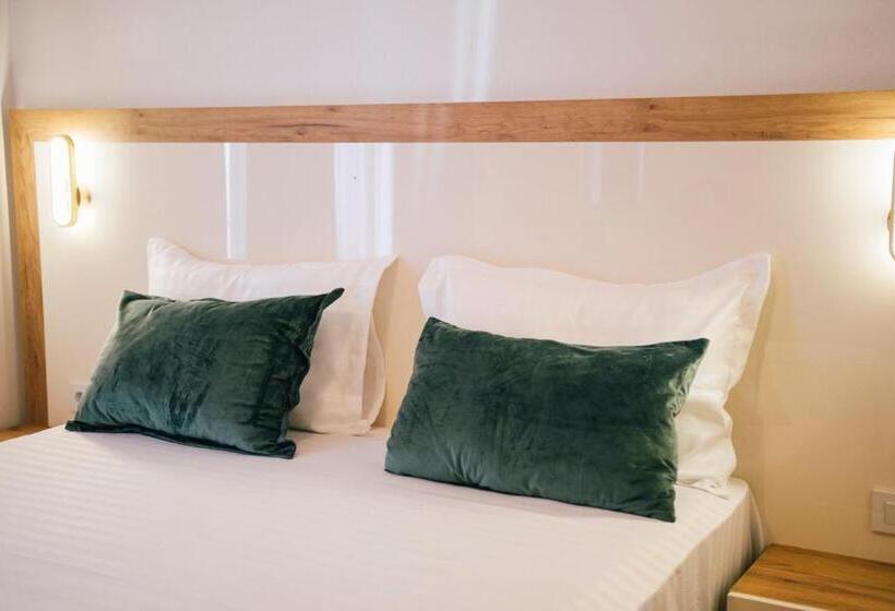 اتاق لوکس با بالکن و چشمانداز دریا, Premium Apartments