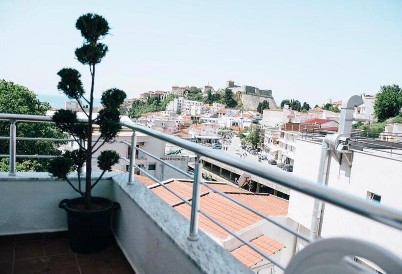 اتاق لوکس با بالکن و چشم‌انداز دریا, Premium Apartments