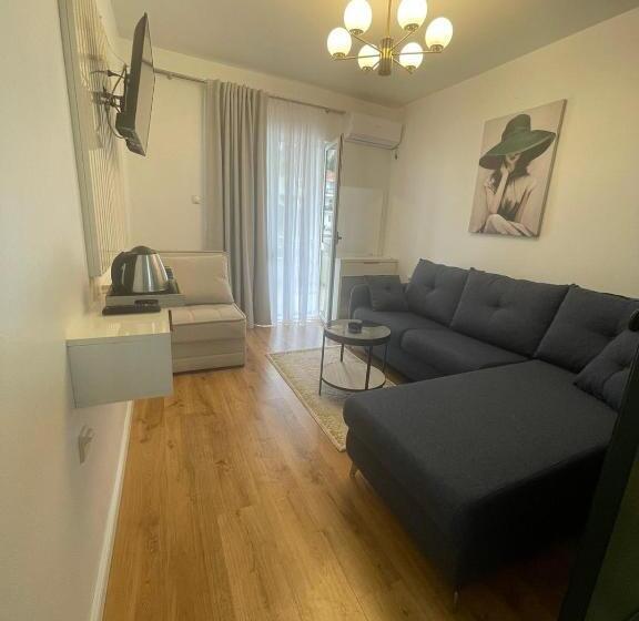 آپارتمان 1 خوابه با بالکن, Premium Apartments