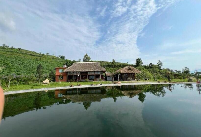 اتاق خانوادگی با چشمانداز کوه, Sim Farmstay Hà Giang