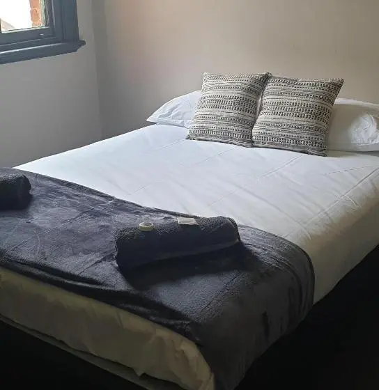 バス共有のスタンダードルーム, The Court House Hotel Narromine