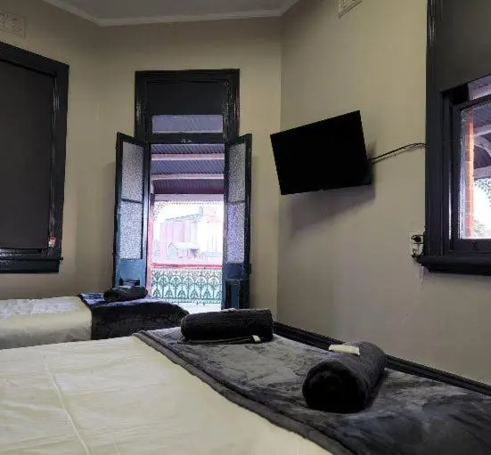 バスルーム共有のトリプルスタンダード, The Court House Hotel Narromine