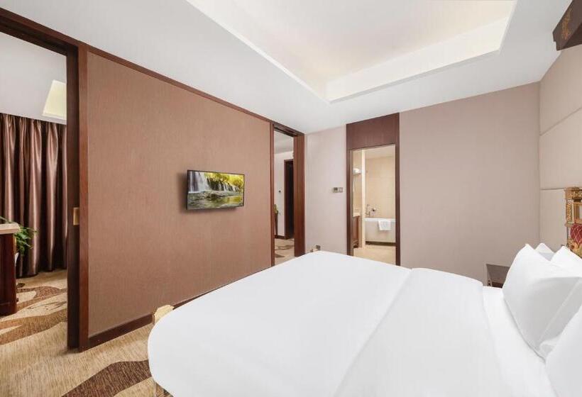 Люкс 3 Спальни, 九寨沟星宇国际大酒店