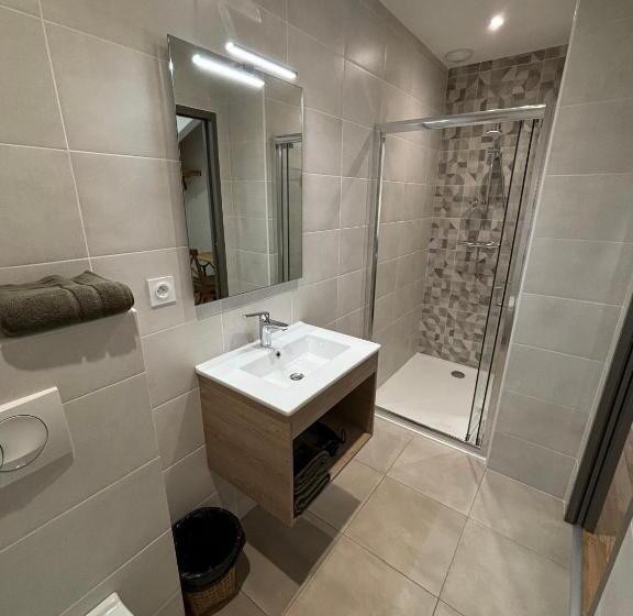 스탠다드 룸, Les Pierres Roses