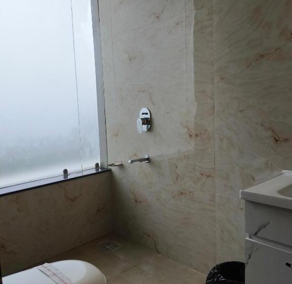 스탠다드 룸 킹사이즈 침대, Blu Breeze