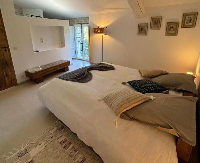 Номер Стандарт, L Ostau De La Treille