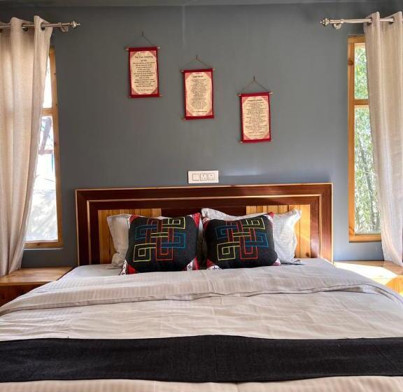 스탠다드 룸, Mahabaudha House