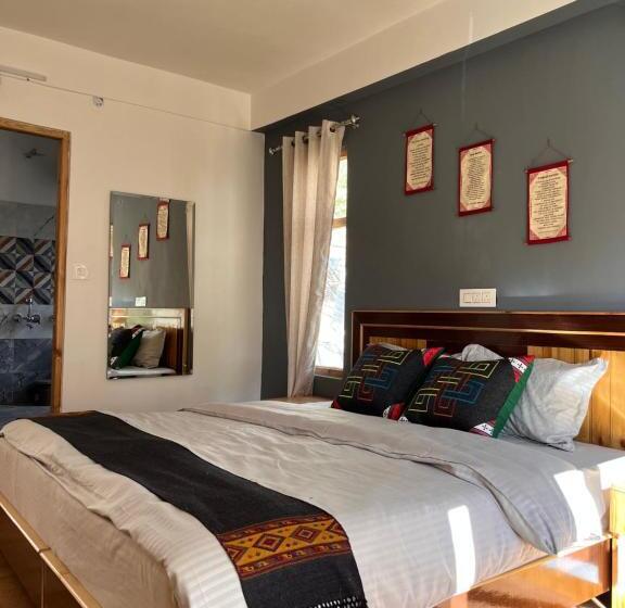 스탠다드 룸, Mahabaudha House