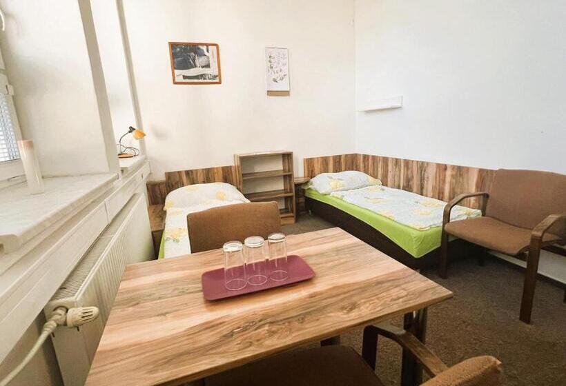 غرفة قياسية ثلاثية, Statek Mutěnice