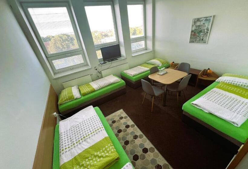 غرفة قياسية رباعية, Statek Mutěnice