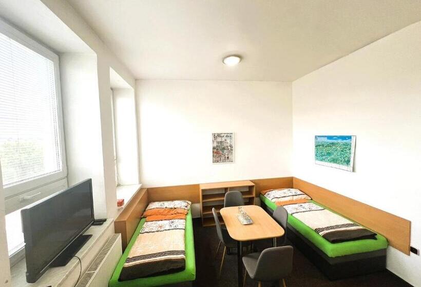 غرفة قياسية رباعية, Statek Mutěnice