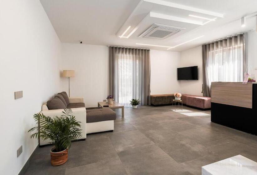 Номер Стандарт Вид на Сад, Villavità