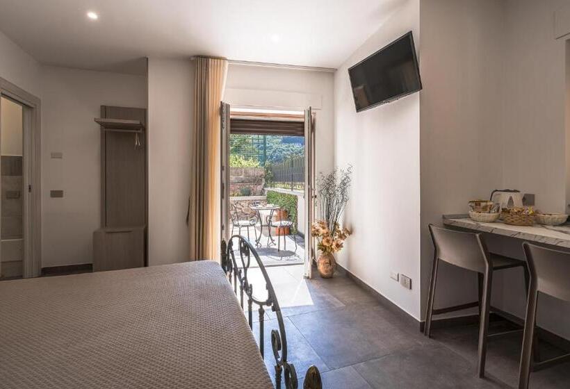 Номер Стандарт Вид на Сад, Villavità