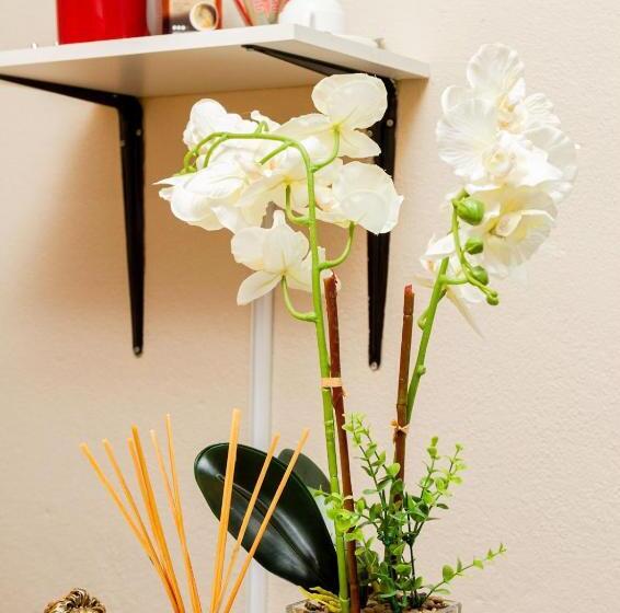 اتاق استاندارد, Goldenways Motel