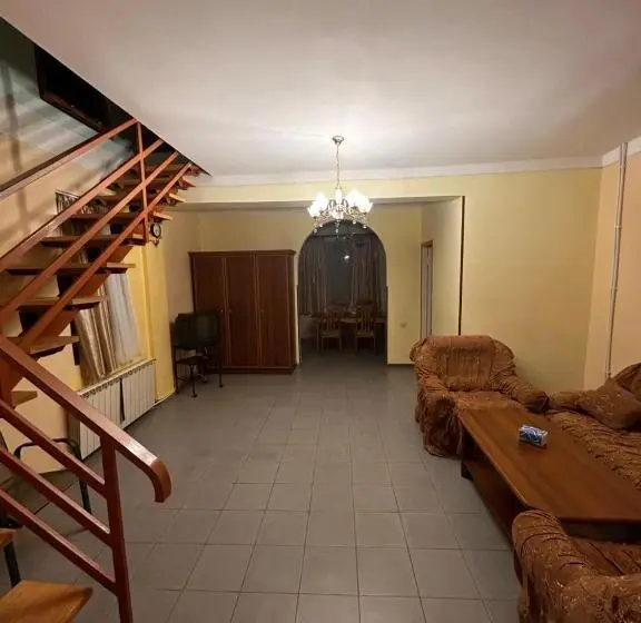 Chambre Familiale, Cascade
