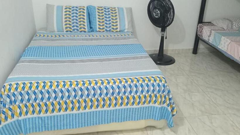 스탠다드 트리플 룸, Hostal La Gran Ceci