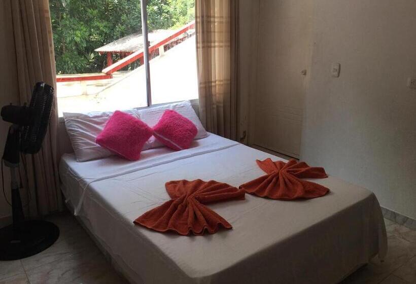 Номер Стандарт Трехместный, Hostal La Gran Ceci