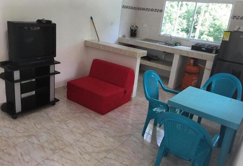 Номер Стандарт Трехместный, Hostal La Gran Ceci