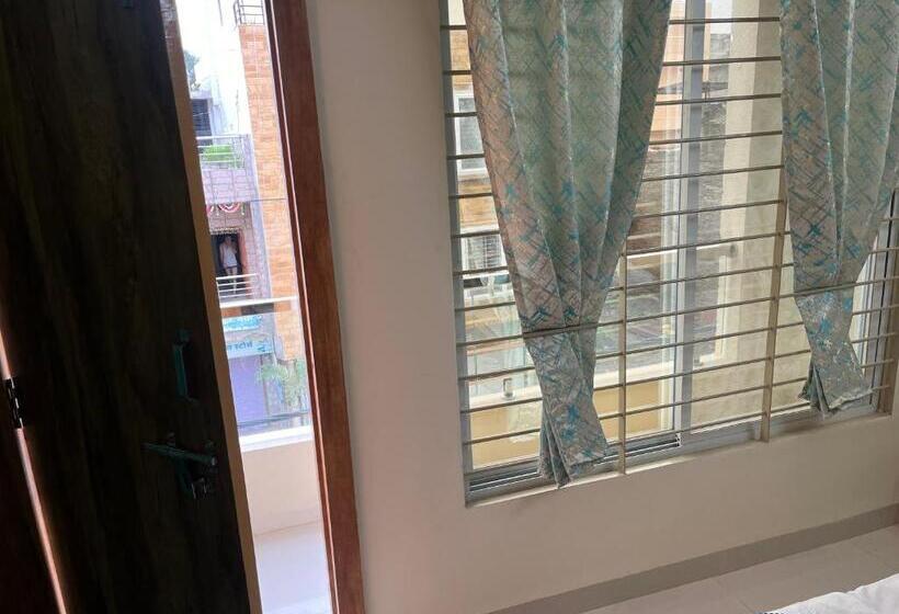 חדר דלוקס, Shivashray Luxury Stays & Inn