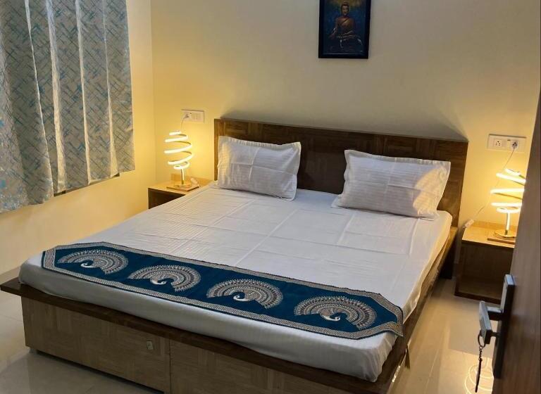 חדר דלוקס, Shivashray Luxury Stays & Inn