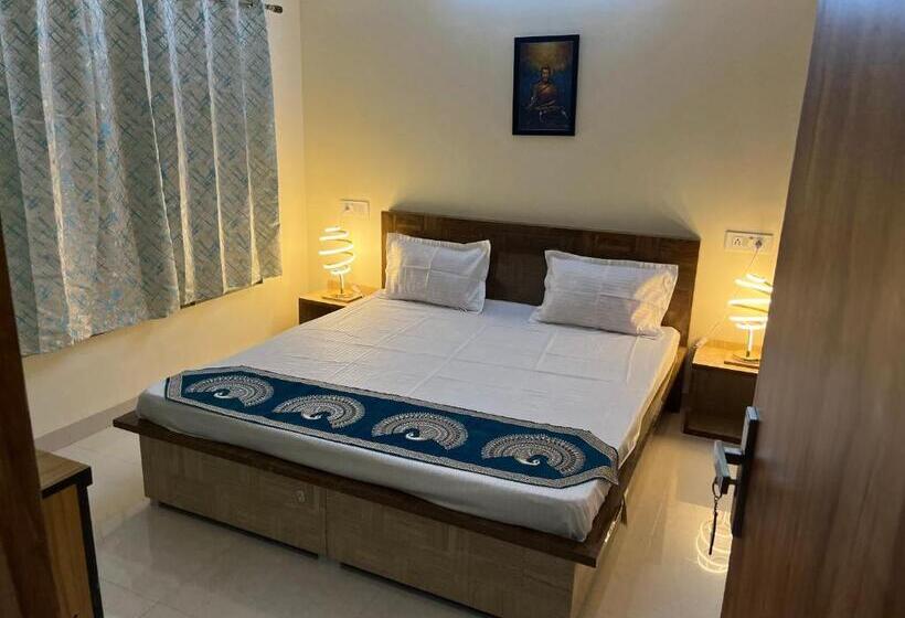 חדר דלוקס, Shivashray Luxury Stays & Inn