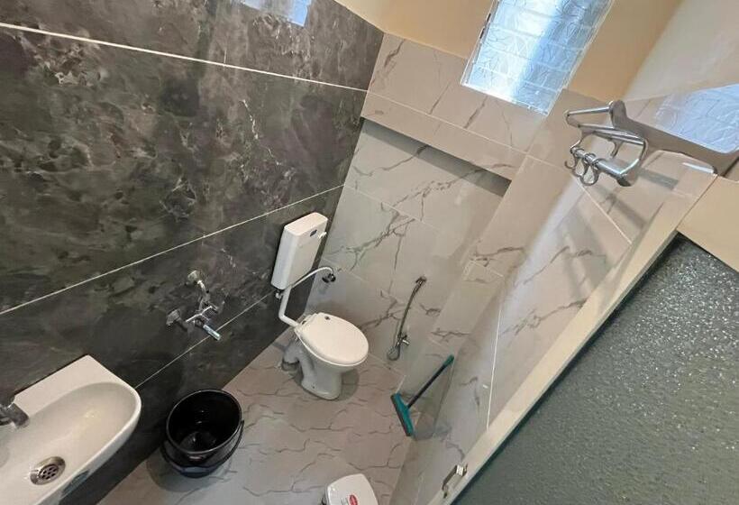 חדר דלוקס עם מרפסת, Shivashray Luxury Stays & Inn