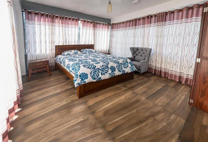 Chambre Triple Standard, The Elegance