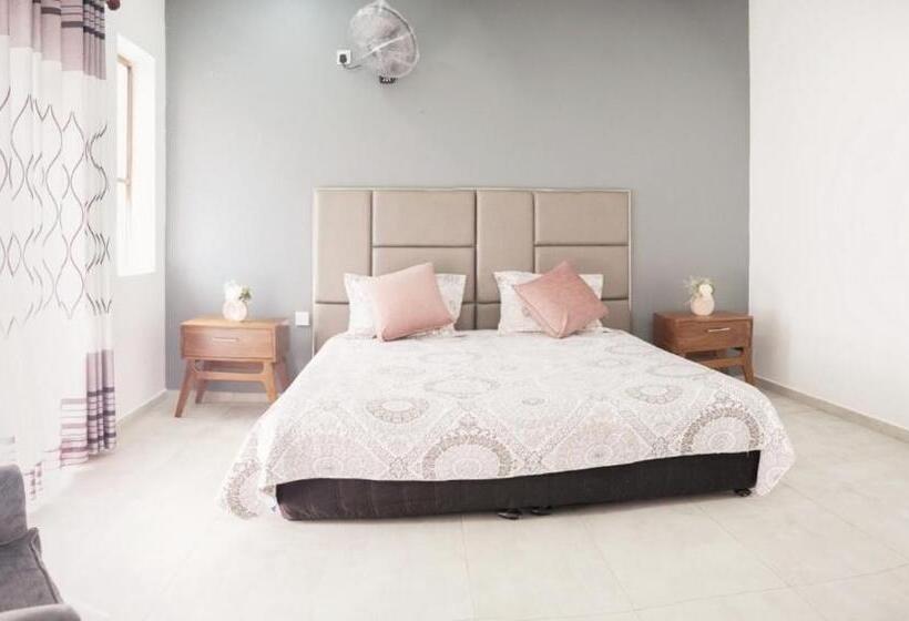 Chambre Triple Standard, The Elegance