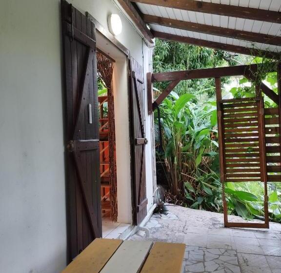اتاق خانوادگی, Tikazalou Eco Hostel
