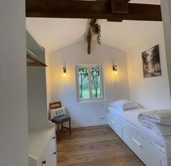 コンフォートトリプルルーム, Chambre D Hôtes Airial L Uni Vert D Azur