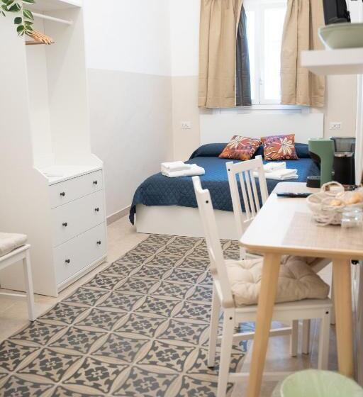 חדר סטנדרט לשלושה, Principe Amedeo 93