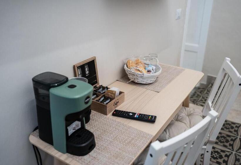 חדר סטנדרט לשלושה, Principe Amedeo 93