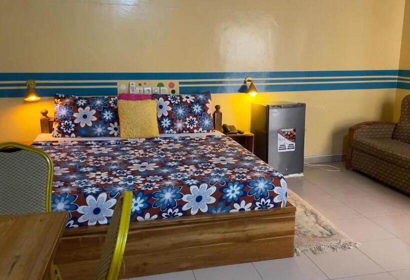 سوئیت با تخت بزرگ, Résidence Fafa