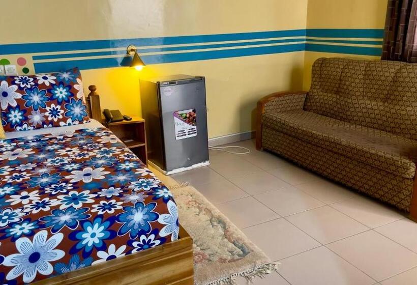 سوئیت با تخت بزرگ, Résidence Fafa