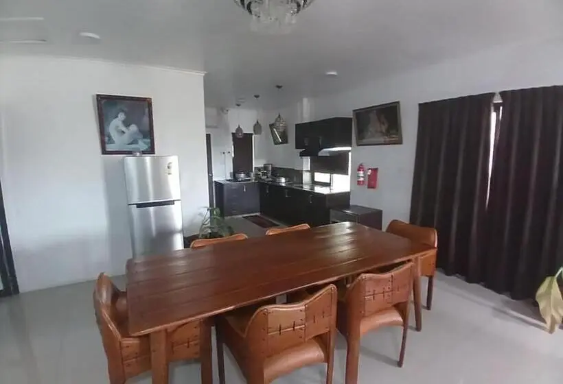 ２ベッドルーム家族用アパートメント, White Diamond Apartments