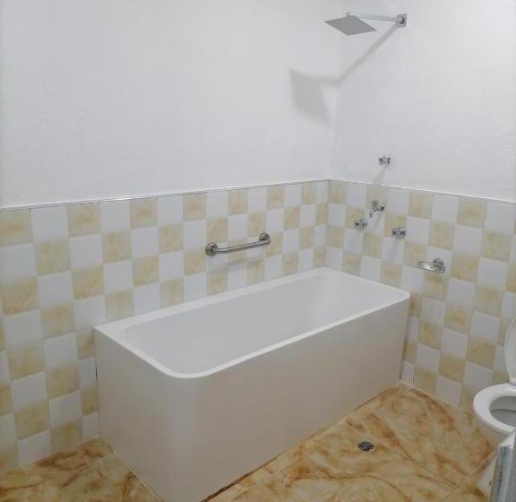 Апартаменты Deluxe 1 Спальня, White Diamond Apartments