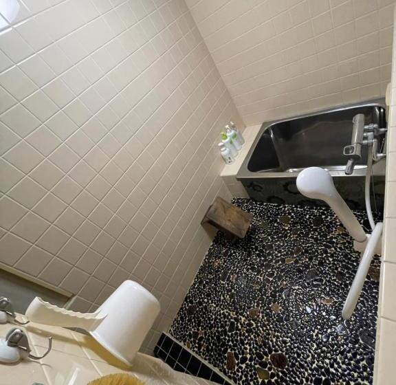 带共用浴室的标准房间, Homestay Hanihoheto