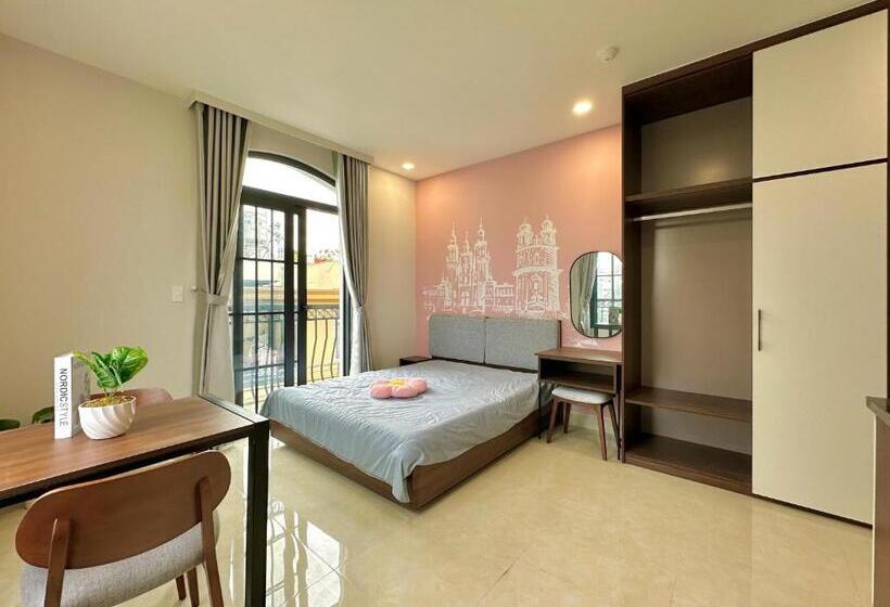 Студия Deluxe, Scove Home The Air Building
