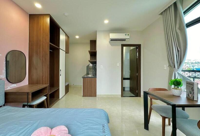 Студия Deluxe, Scove Home The Air Building