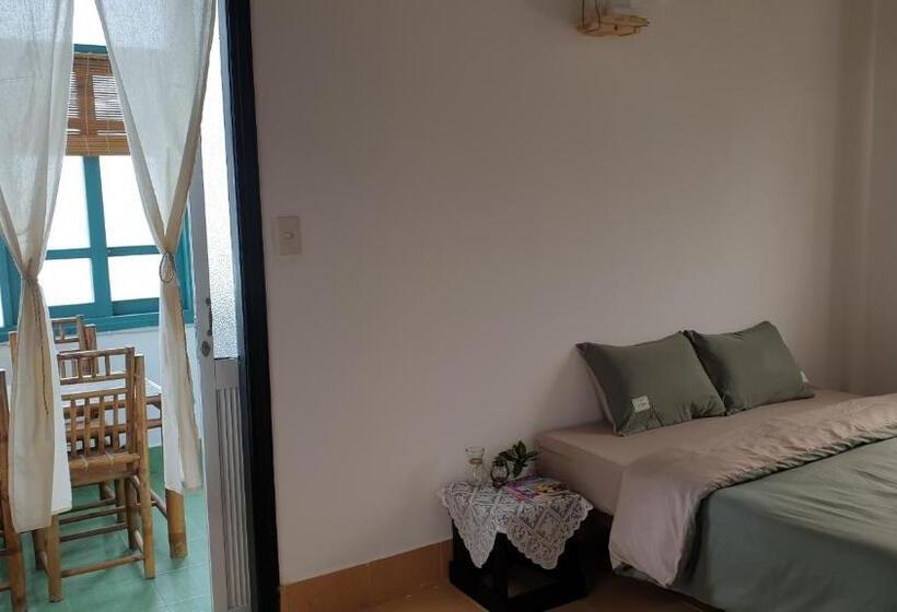 اتاق استاندارد چهارنفره با بالکن, 2000s Homestay