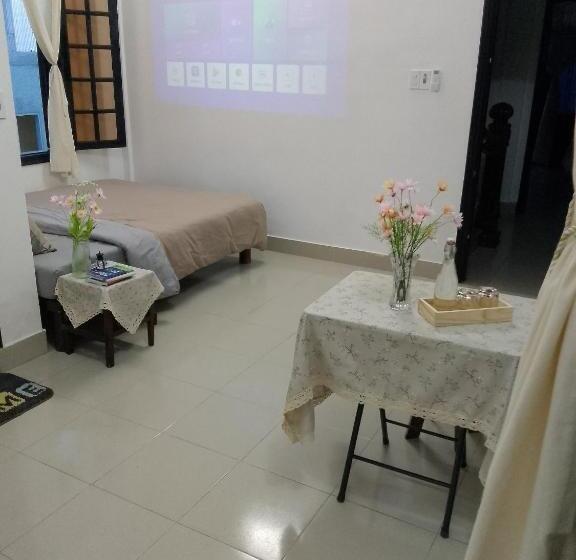 اتاق استاندارد, 2000s Homestay